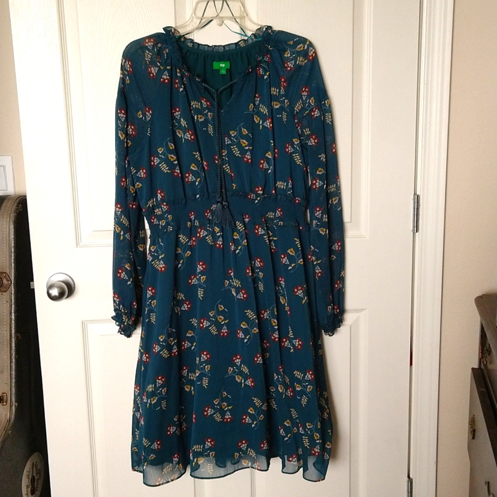 Beautiful hunter green Autumn dress